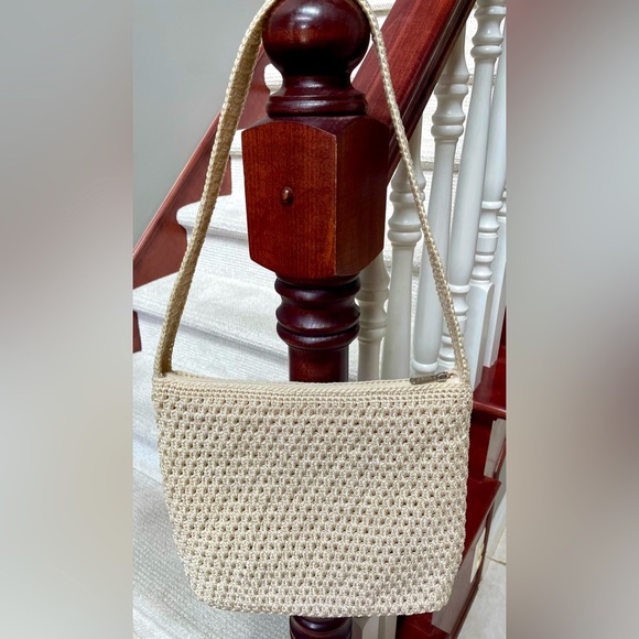The Sak Handbags - The Sak Cream Colored Crochet Style Zip Hobo Shoulder Bag Purse Pockets Clean